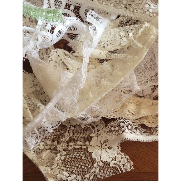 Lot of 27 Yards Assorted White Floral Lace Junk Journal Scrap booking Arts Craft - Picture 2 of 11